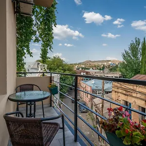 Otel Constant, Tiflis